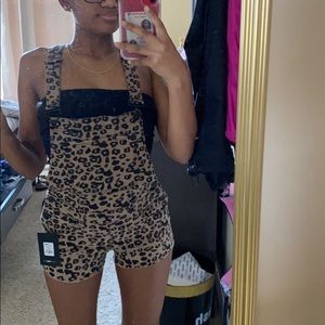 Leopard print short jumper